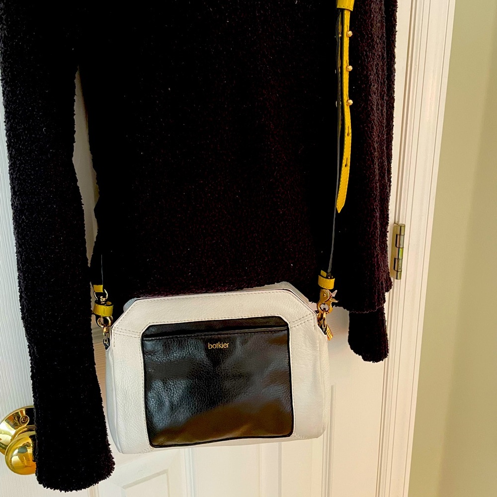 Botkier Blk/Wht Cross Bdy Bag/ Gld Metal & yellow accents